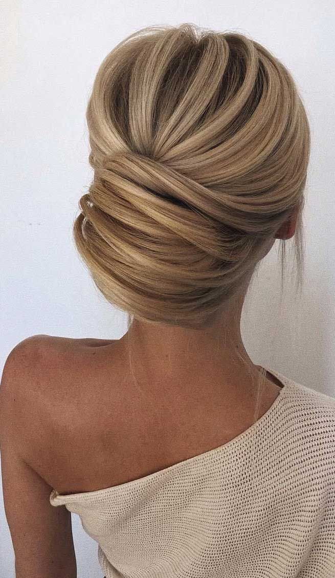 Gorgeous Wedding Hairstyles For The Elegant Bride I Take You | Wedding Readings | Wedding Ideas | Wedding Dresses | Wedding Theme Wedding Hair Up, Wedding Readings, Mother Of The Bride Hair, Elegant Wedding Hair, Bride Hair, Wedding Hair Inspiration, Low Bun, Penteado Cabelo Curto, Elegant Bride