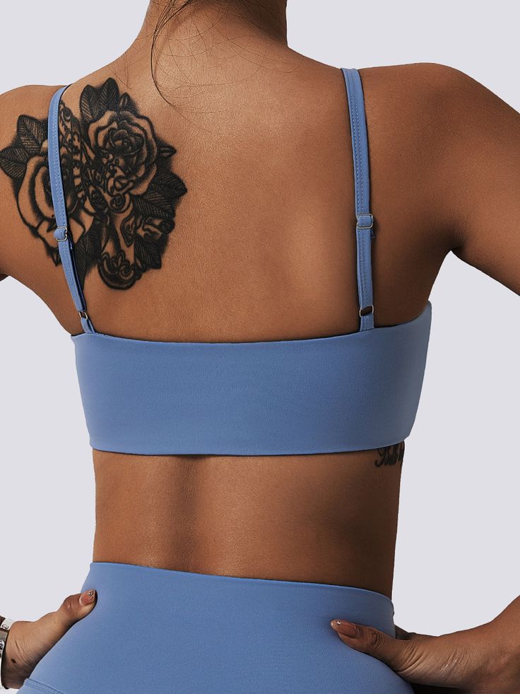 PRODUCT FEATURES: Front Scrunch Bra Breathable.? quick-dry. moisture absorption. Wear-tested by our in-house team for the perfect fit. FABRICATION: 78% Nylon 22% Spandex Sweat-wicking technology that can remove moisture from your body BRA BODY LENGTH: S?- 17cm (6.7inch) M?- 18cm (7.1inch) L?- 19cm (7.5inch) XL-20cm(7.9inch) Body Bra, Body Skirt, Strapless Bandeau, Black Swimwear, Sport Tank Tops, High Waist Bottoms, Black Sports Bra, Tennis Skirt, Plus Size Swimwear