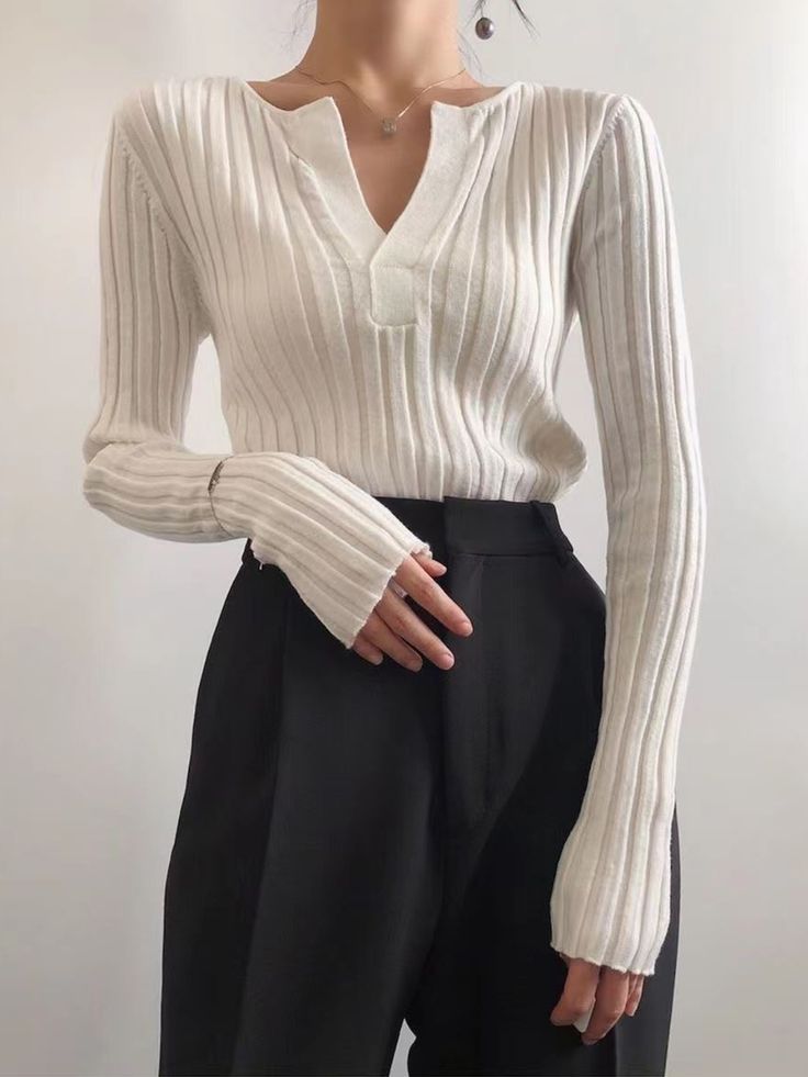 Details Composition: 80% Acrylic, 20% Polyester Design: Plain Style: Casual Thickness: Regular Material: Knit Occasion: Leisure Size & Fit Stretch: High Stretch Fit Type: Regular Fit Size Length Shoulder Bust Sleeve XS 58.5 27 46 59 S 59.5 28 50 60 M 60.5 29 54 61 L 61.5 30 58 62 XL 62.5 31 62 63 XS 23 10.6 18.1 23.2 S 23.4 11 19.7 23.6 M 23.8 11.4 21.3 24 L 24.2 11.8 22.8 24.4 XL 24.6 12.2 24.4 24.8 Care Instructions Maximum washing temperature for hand washing is 40°C Do not Bleach Flat dry Ma Solid Tops, Daily Look, Spring Outfit, Dress Skirt, Knit Top, Skirt Set, Sweaters & Cardigans, New Dress, Gray Color