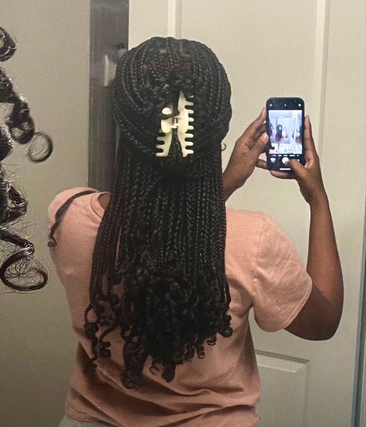 braids Medium Box Braids Short Length, Small Braids With Curly Hair, Hair Styles For Knotless Braids Ideas, Small Box Braids Mid Back Length, Chest Length Box Braids, Back Length Box Braids, Mid Length Goddess Braids, Medium Plaits Box Braids, Small Box Braids With Curls