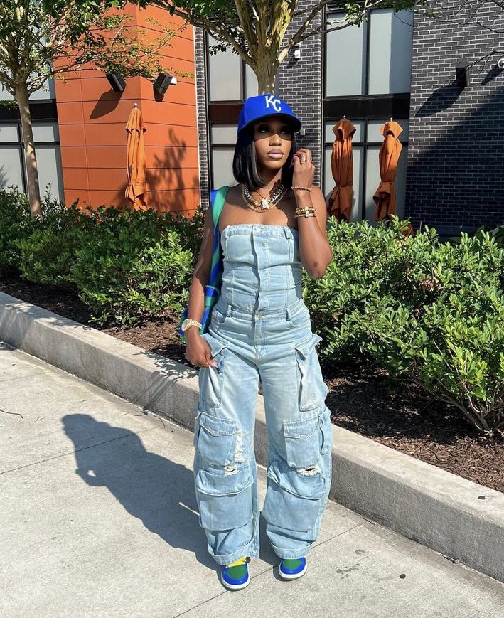 Denim Romper Outfit, Romper Outfit Black, Jumpsuit Outfit Black, Denim Jumpsuit Outfit, Dress And Sneakers Outfit, Outfit Black Women, Cute Outfits With Jeans, Cute Birthday Outfits, Homecoming Outfits