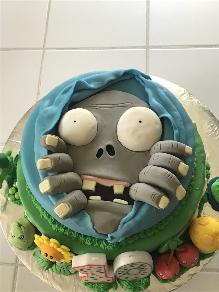 a cake decorated to look like a cartoon character