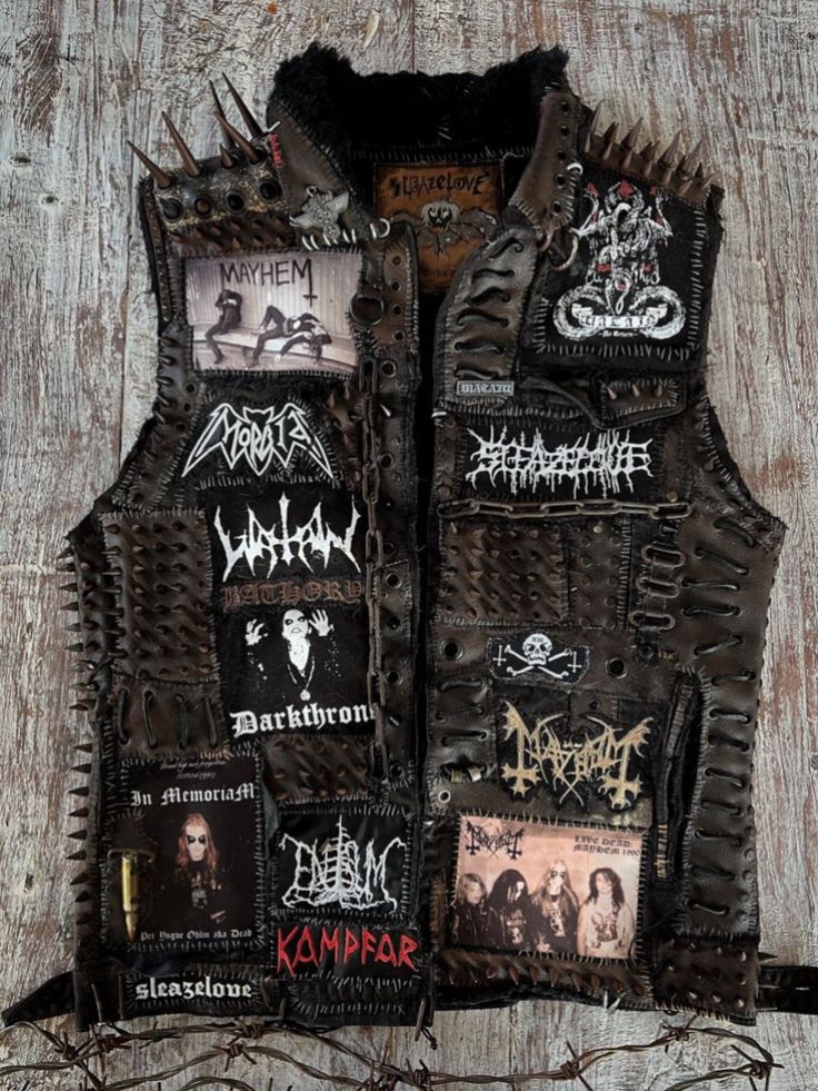 Metal Head Jacket, Battle Vest Heavy Metal, Metal Vest Outfit, Battle Jackets Metal, Metal Patches Jacket, Black Metal Jacket, Goth Battle Vest, Black Metal Battle Jacket, Battle Vest Punk