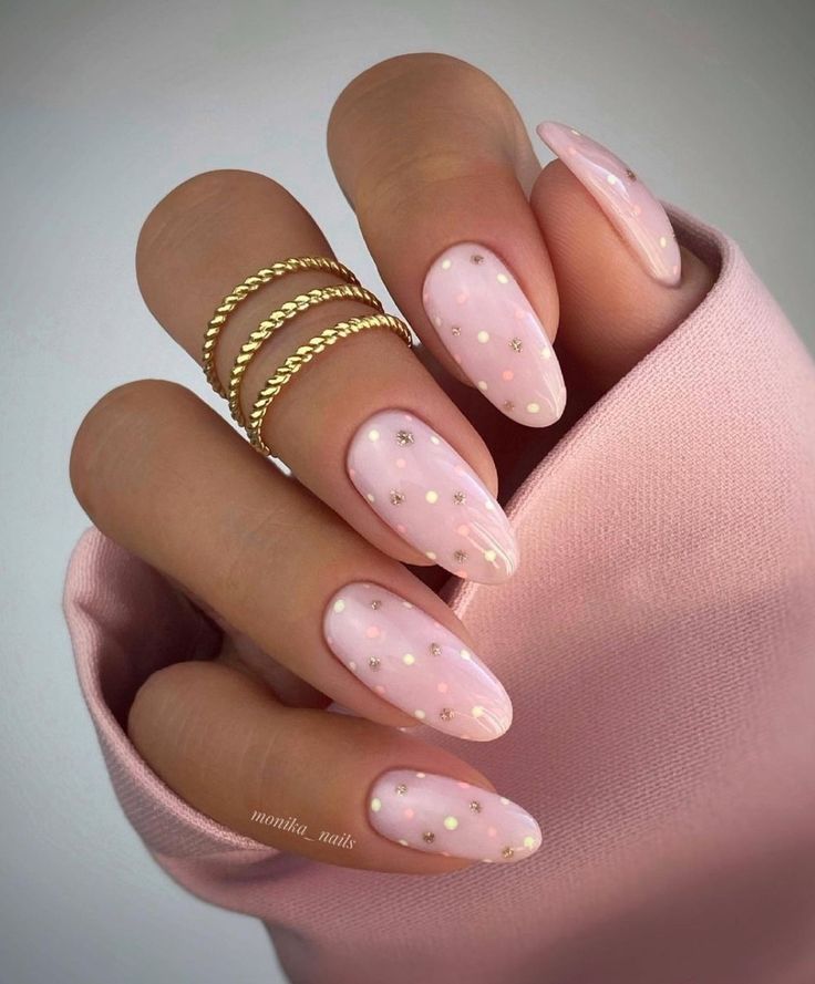 Unghie Sfumate, Her Nails, Almond Nails Designs, Dots Nails, Elegant Nails, Fancy Nails, Chic Nails, Short Acrylic Nails, Nail Polishes