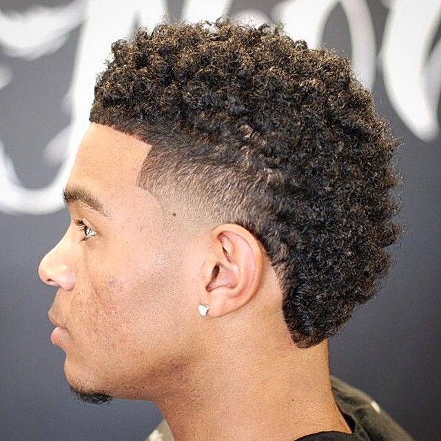 Frohawk Fade, Afro Hair Fade, Curly Fade, Mohawk For Men, Fade Haircut Curly Hair, Taper Fade Curly Hair, Boy Braids Hairstyles, Mohawk Haircut, Black Hair Cuts