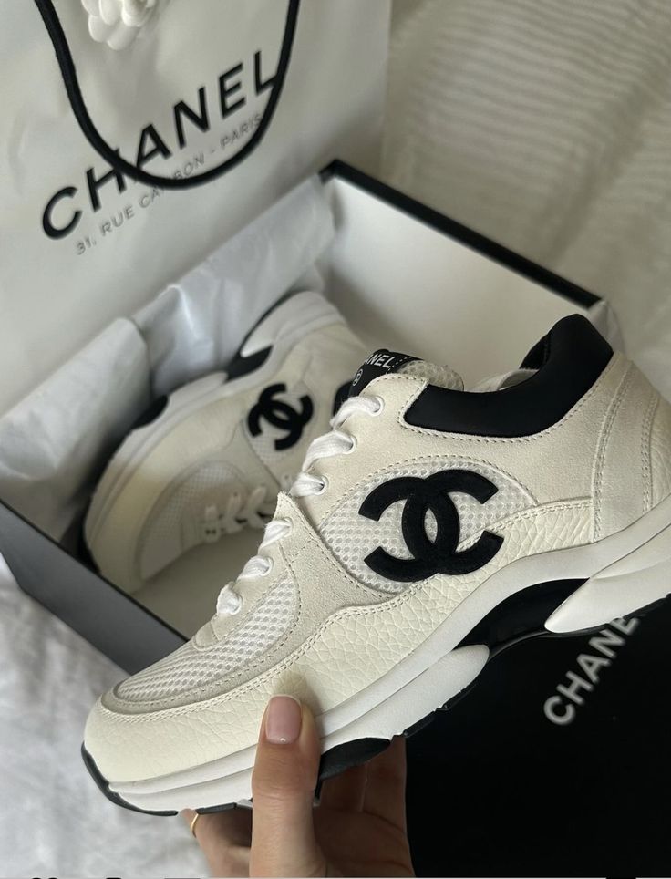 Chanel Tennis Shoes, Sneaker Plug, Designer Must Haves, Cute Running Shoes, Girly Essentials, Lifestyle Editorial, Winter Coat Outfits, Pretty Sneakers, Shoes Board