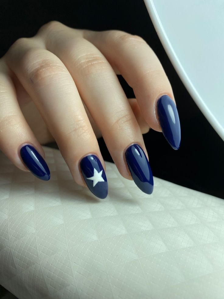 Simple Dark Blue Nail Designs, Navy Blue Almond Nail Designs, Navy Blue Nail Ideas Almond, Dark Blue Almond Acrylic Nails, Dark Blue Nail Inspo With Design, Blue Nail Ideas 2024, Navy Blue Nails Aesthetic, Blue Grunge Nails, Blue Star Nails Acrylic