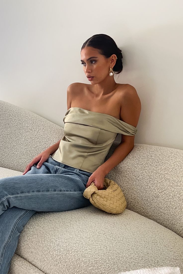 Denim Jeans Aesthetic Outfit, Satin Top And Jeans, Silk Strapless Top, Satin Bustier Top Outfit, Off Shoulder Satin Top, Neutral Going Out Outfit, Modern 2000s Fashion, Square Neck Tank Top Outfit, Strapless Top Outfit Night