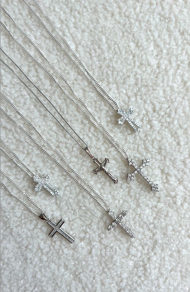 Christian Cross Necklace Aesthetic, Matching Cross Necklaces, Aesthetic Cross Necklace, Cross Jewelry Aesthetic, Silver Cross Necklace Aesthetic, Dainty Silver Jewelry Aesthetic, Necklace Aesthetic Silver, Necklace Cross Silver, Cross Necklace Aesthetic