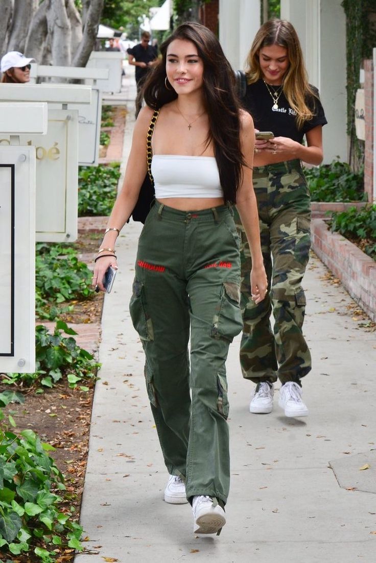 Madison Beer Style, Madison Beer Outfits, Beer Outfit, Celebrity Casual Outfits, Fashionista Clothes, Urban Street Style, Girl Inspiration, Crop Top Outfits, Urban Street