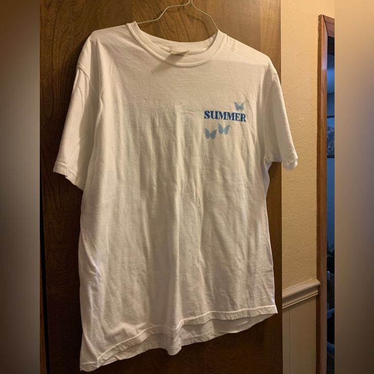 Fun Summer Words Graphic Tee. Never Worn, But Washed. Excellent, But Wrinkly. High Quality Material. Summer Basic Shirt With Graphic Print, White Graphic Print T-shirt For Day Out, Casual Blue T-shirt For Day Out, White Hawaiian Shirt With Graphic Print, Blue T-shirt For Summer Day Out, Blue Summer T-shirt For Day Out, Blue Crew Neck T-shirt For Day Out, White Letter Print Top For Day Out, White Graphic Print Summer Shirt