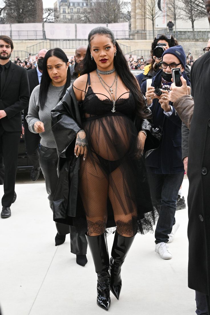 Lingerie As Outerwear, Looks Rihanna, Dior Fashion Show, Rihanna Outfits, Jaimie Alexander, Winnie Harlow, Toni Braxton, Rihanna Style, Pregnancy Looks