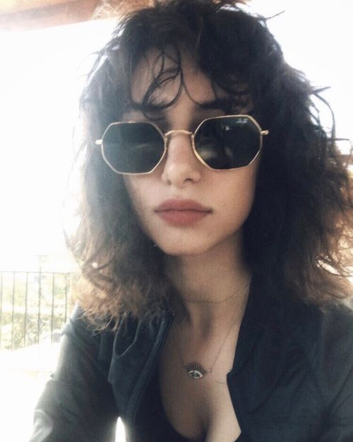 rb sunglasses Aviator Sunglasses Women, Sunglass Collection, Classy Glasses, 2017 Trends, Ray Ban Sunglasses Women, Small Sunglasses, Sunglasses Outfit, Chic Sunglasses, Ray Ban Sunglasses Outlet