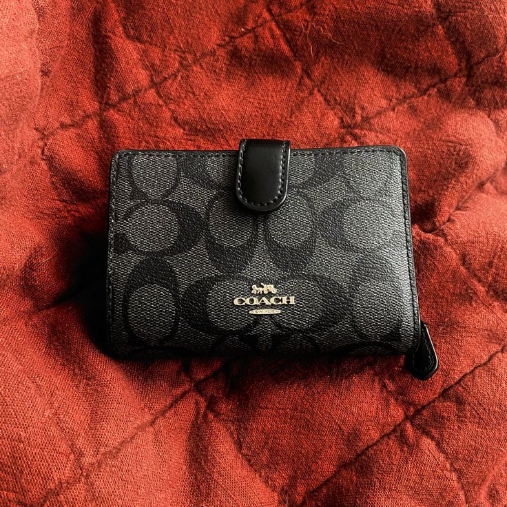 Coach Wallet Used 2 Times Slight Signs Of Wear Modern Coach Wallets, Coach Black Coin Purse For Everyday, Classic Black Coach Coin Purse, Bags Coach, Coach Wallet, Coach Bags, Wallets, Bag Lady, Wallet