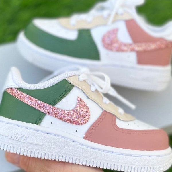 Experience the craftsmen's vision in the Pink Green Flash Custom Air Force 1. Featuring a vibrant color combination, this sneaker is designed with a unique approach to meet high performance, durability, and style needs. Its unique design speaks fashion and is sure to meet your individual style. Exactly as shown in the pictures. 📷 Brand New & Authentic. 💯 Hand Painted with attention to detail. 👨‍🎨 Waterproof and Flexible. ❤️ Unisex model. Please refer to the Size Chart. 👟👫 Free Worldwid Cute Running Shoes, Sneakers Air Force, Nike Shoes Women Fashion, All Nike Shoes, Custom Air Force 1, Cute Nike Shoes, Nike Sneakers Women, Womens Summer Shoes, Cute Nikes