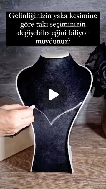 a woman is making a mannequin out of paper with the words, gelingin