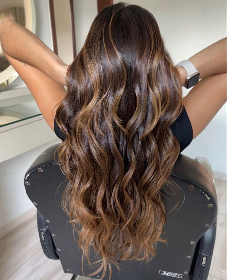 Chocolate Brown Hair With Caramel, Honey Caramel Balayage On Dark Hair, Balayage Black Hair, Balayage Hair Highlights, Shades Of Brown Hair, Brown Hair With Caramel, Balayage Hair Caramel, Brown Hair With Caramel Highlights, Highlights Ideas