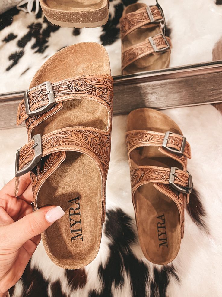 True to size! Half size size up Western Summer Shoes, Tooled Birkenstock Sandals, Western Birkenstock, Cute Western Shoes, Western Sandals, Western Things, Western Fits, Western Stuff, Casual Country Outfits