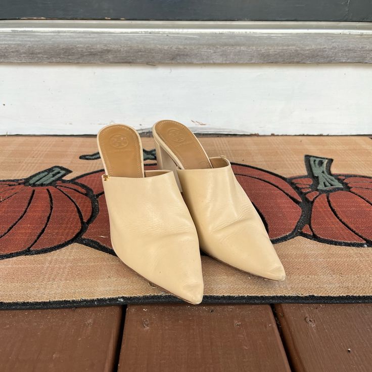 Closed Toe Tory Burch Mules. Gently Used But Still Good Condition! Color Is Perfect For All Seasons. Tory Burch Mules, Tory Burch Heels, Tory Burch Shoes, All Seasons, Shoes Women Heels, Tory Burch, Shoes Heels, Women Shoes, Cream