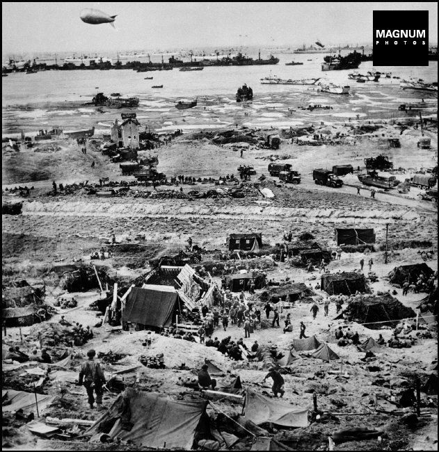 St. Laurent-sur-Mer, Calvados. June, 1944. Omaha Beach days after the D Day landing//Robert Capa D Day 1944, Perang Dunia Ii, D Day Normandy, Battle Of Normandy, Operation Overlord, Normandy Landings, D Day Invasion, Greatest Generation, Normandy Beach