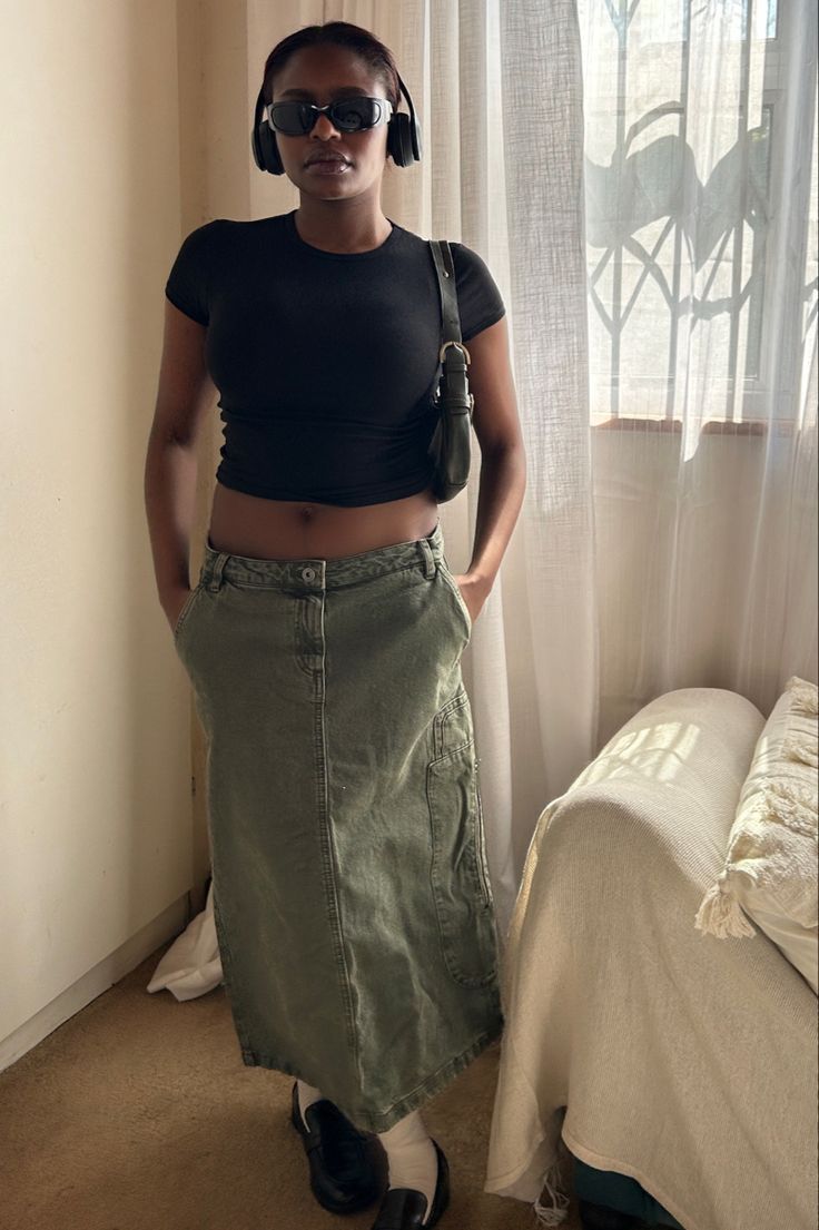 Olive Green Skirt Outfit Ideas, Olive Green Maxi Skirt Outfit, Green Denim Skirt Outfit, Olive Green Skirt Outfit, Green Maxi Skirt Outfit, Green Skirt Outfits, Low Rise Maxi Skirt, Uncle Vanya, Green Denim Skirt