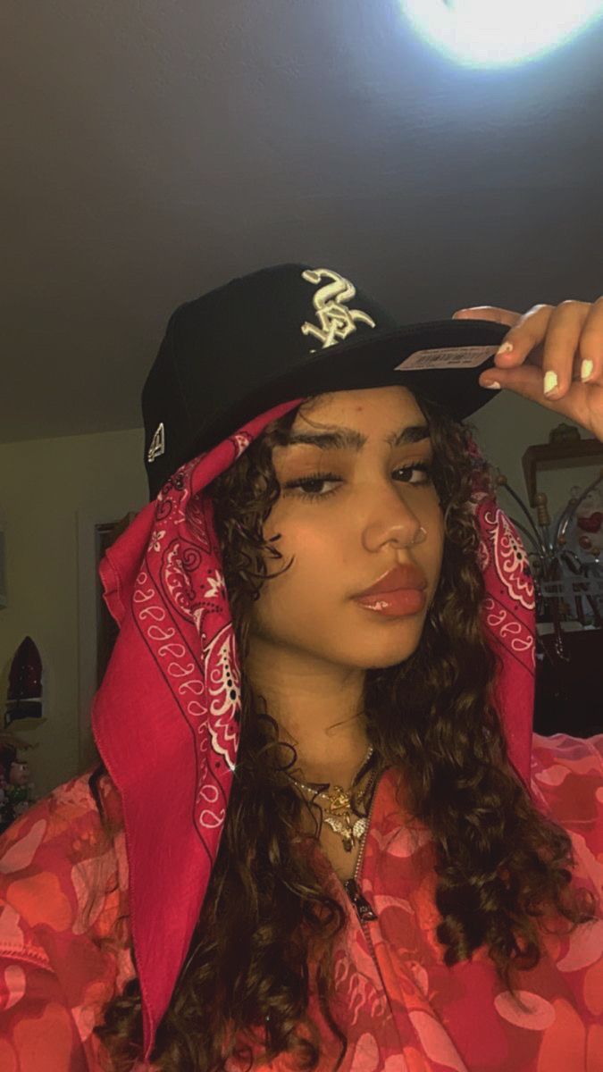 Bandana Under Fitted Hat, Bandana And Hat Combo, Durag Outfit Women, Pink Bandana Outfit, Durag Woman, Durag Outfit, Garland On Mantle, Bandana Cap, Rauch Fotografie