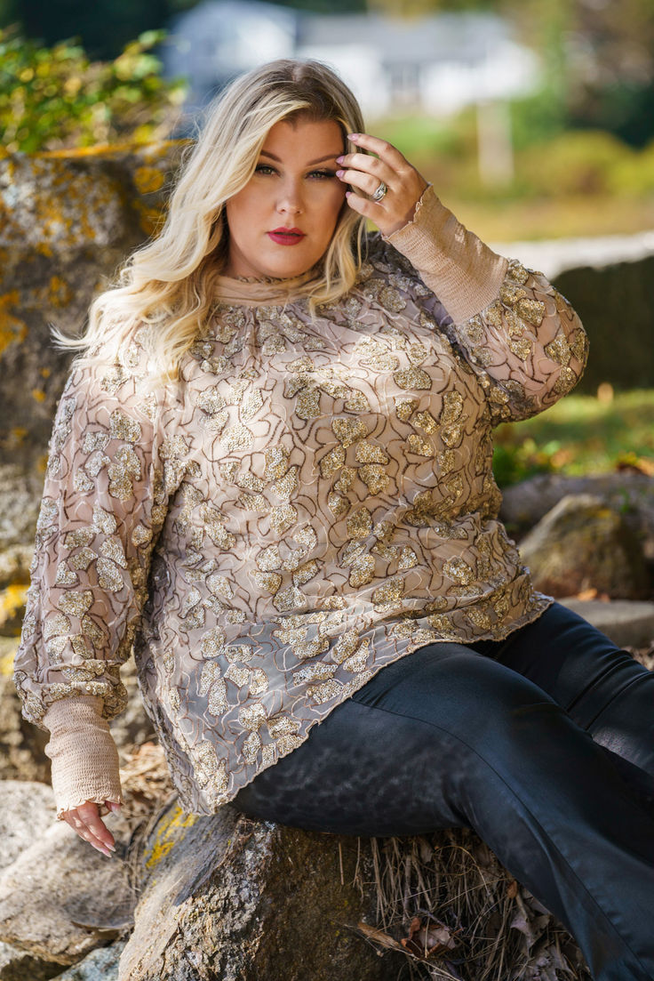 plus size elegant top with cami Plus Size Workwear, Plus Size Summer Outfit, Wedding Parties, Plus Size Beauty, Work Outfits Women, Plus Size Blouses, Curvy Fashion, Plus Size Tops, Spring Outfit