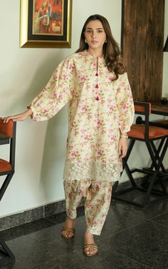 New Design For Kurti, Pakistani Branded Dresses Lawn, Pakistani Casual Dress Design, Printed Kameez Designs, Lawn Suit Design 2024, Lawn Shirt Design Pakistani, Pakistani Shalwar Kameez Design, Shirt Kurti Design, Shirt Design Pakistani