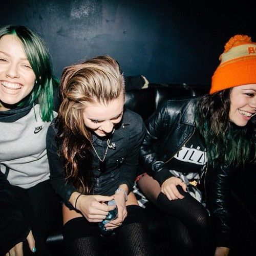 Jenna Mcdougall (Tonight Alive), Lyndsey Gunnulfsen (PVRIS), and Tay Jardine (We Are In The Crowd) Tonight Alive Jenna, Tay Jardine, Jenna Mcdougall, Pvris Lynn, Girls Run The World, Tonight Alive, Pvris, Women Of Rock, Love Band