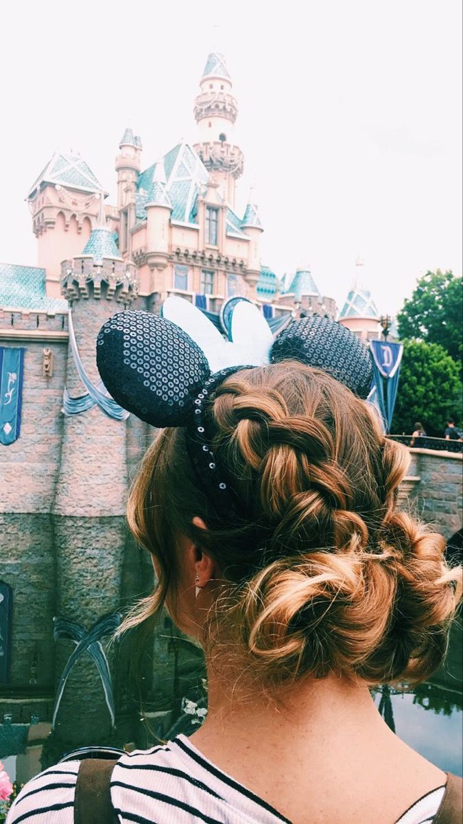 Fun Disney Hairstyles, Updos For Disney World, Disney Hairstyles For Park, Short Hair Disney Hairstyles, Hairstyle With Mickey Ears, Makeup For Disney World, Disney Hairstyles With Ears Short Hair, Disneyland Hairstyle, Disney World Makeup