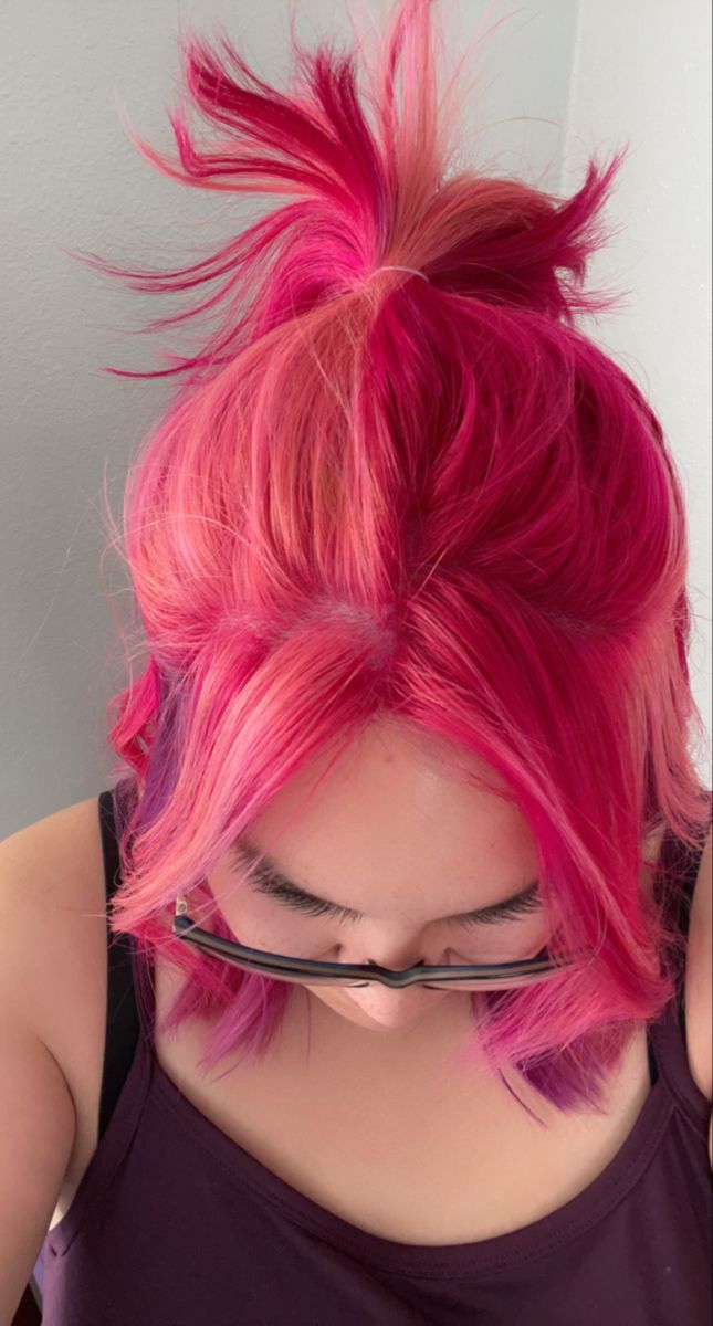 Half Red And Pink Hair, Short Hair Bright Color Ideas, Split Dyed Hair Medium Length, Hot Pink Bob Hair, Pink Purple Red Hair, Neon Pink Hair Aesthetic, Hot Pink And Light Pink Hair, 2 Tone Pink Hair, Neon Hair Color Ideas Short