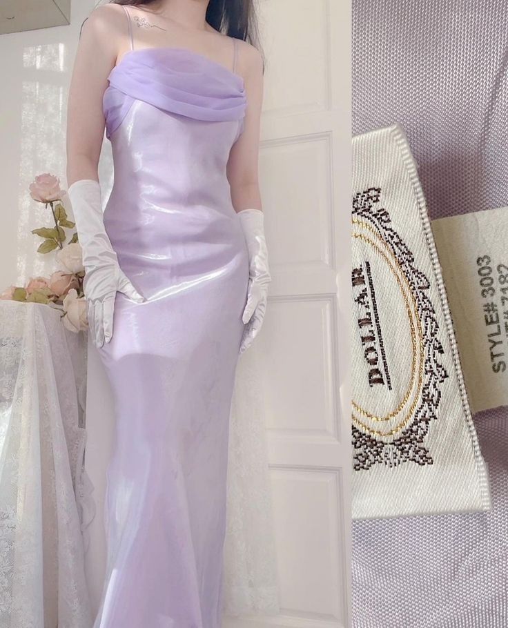 Lavender Satin Dress Long, Lavender Vintage Dress, Lavender Aesthetic Dress, Lavender Dress Design, Lavander Prom Dress, Purple Dress Aesthetic Vintage, Purple Dress With Gloves, Lavender Dress Outfit Wedding, Lilac Dress Aesthetic