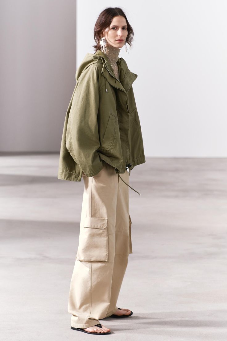 ZW COLLECTION LIGHTWEIGHT OVERSIZE PARKA Parka Jacket Outfit, Parka Outfit, Oversized Parka, Collection Ideas, Parka Women, Zara Jacket, Jacket Parka, Oversized Jacket, Short Suit