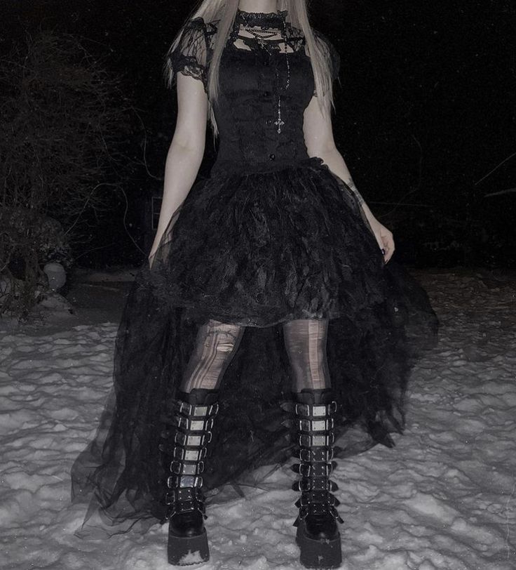 Goth Birthday Outfit, Alt Dresses, Black Overalls Outfit, Outfits Goth, Gothic Prom Dress, Big Dress, Emo Clothes, Pastel Goth Outfits, Prom Inspo