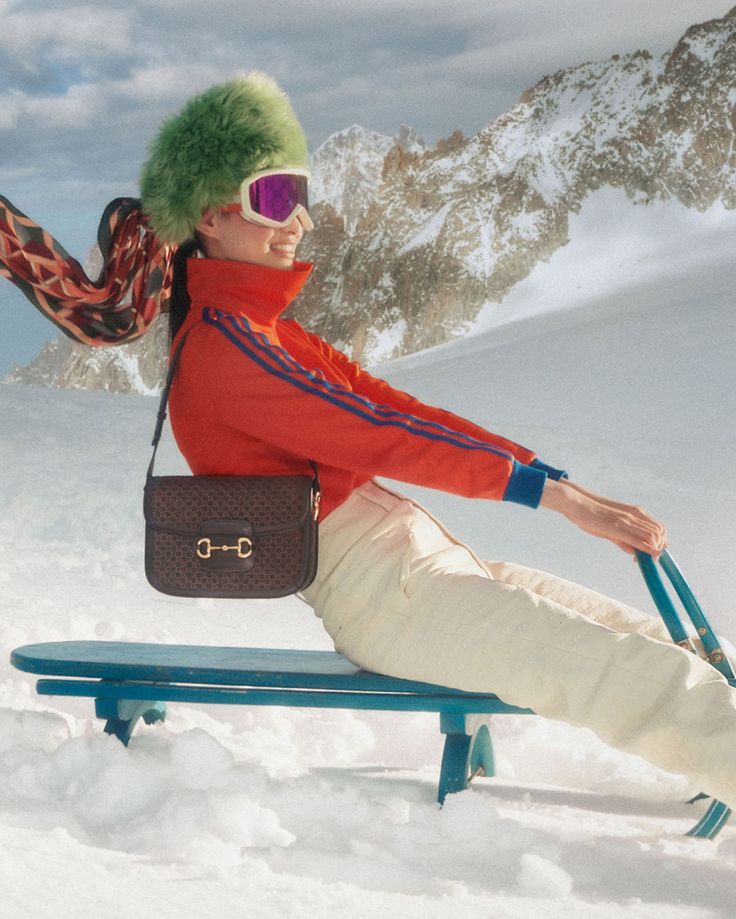 Ski Vintage, Retro Ski, Gucci Brand, Snow Fashion, Ski Chalet, Gucci Horsebit, Ski Fashion, Gucci Eyewear, Vintage Ski