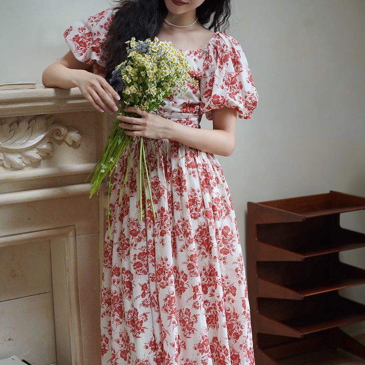 赤紅の��花模様レトロワンピース Vintage Printed Short Sleeve Dress, Vintage Short Sleeve Midi Dress For Garden Party, Summer Vintage Dress With Floral Print And Square Neck, Vintage Square Neck Summer Dresses, Retro Dress With Vintage Pattern For Garden Party, Retro Square Neck Dress For Garden Party, Retro Square Neck Midi Dress For Summer, Printed Midi Dress With Square Neck For Garden Party, Vintage Printed Midi Dress For Spring