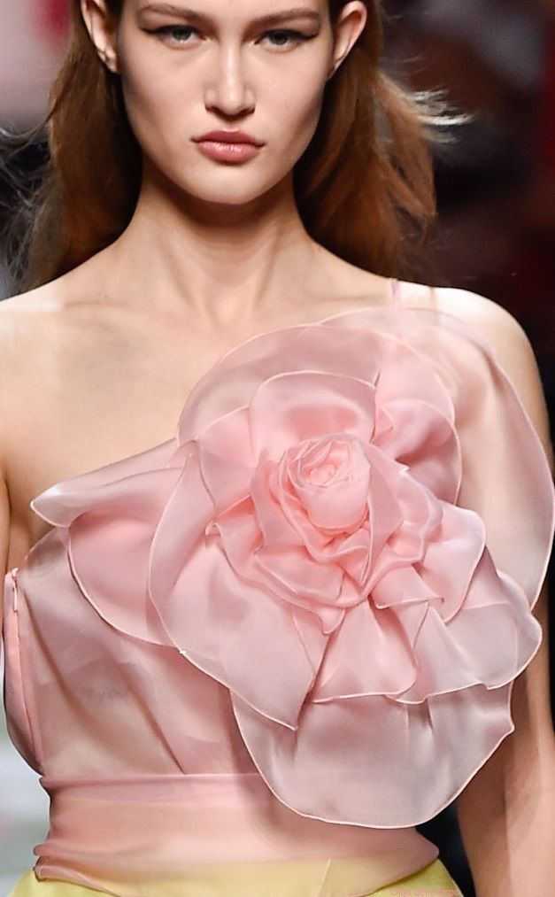 Blumarine spring 2020 RTW Fall 2024 Fashion, Party Wear Dress, 2024 Fashion Trends, Handmade Flowers Fabric, Fashion Sketches Dresses, Couture Details, Fashionista Clothes, Stay Young, Dress For Girls