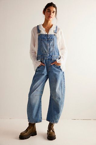 Overalls In The Winter, Free People Overalls Outfits, Ab Outfits, Winter Overalls, Overalls Outfits, Free People Overalls, Overalls Denim, Denim Jumpsuits, Short Overalls