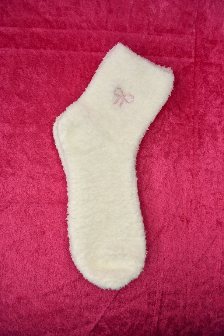 Add a pop of color and coziness to your outfit with these White Ribbon Fuzzy Socks! Burrrrr Basket, Fluffy Socks Aesthetic, Fluffy White Socks, Cozy Socks Aesthetic, Fuzzy Socks Outfit, Cute Fuzzy Socks Aesthetic, Fuzzy Socks Aesthetic, White Fuzzy Socks, Cute Socks Fluffy