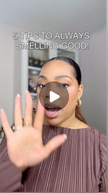 Body Care For Black Women, How To Smell Clean All Day, Tips To Smell Good Down There, How To Smell Fresh Down There, How To Smell Good After Showering, Body Powder For Women, Best Lotions To Smell Good, How To Use Perfume, Body Smell Good Products