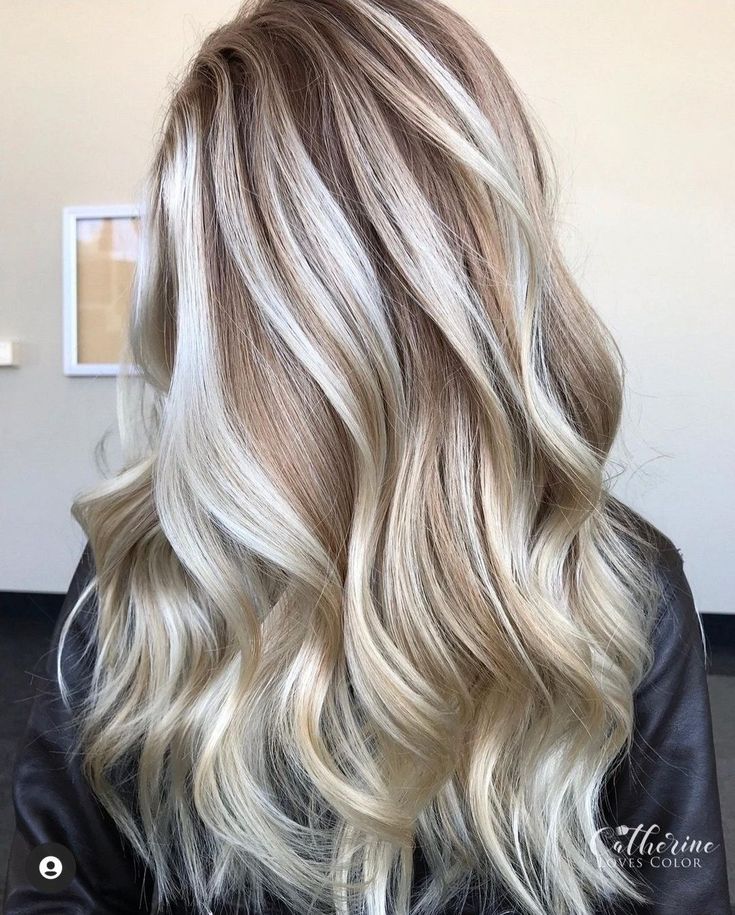 Embrace Your Uniqueness: Hairstyles That Celebrate Your Individuality Blonde Dimensional Hair, Beige Blond, Dimensional Blonde, Blonde Hair Inspiration, Blonde Hair Shades, Blonde Hair Looks, Peinados Fáciles Para Cabello Corto, Brown Blonde Hair, Hair Inspo Color