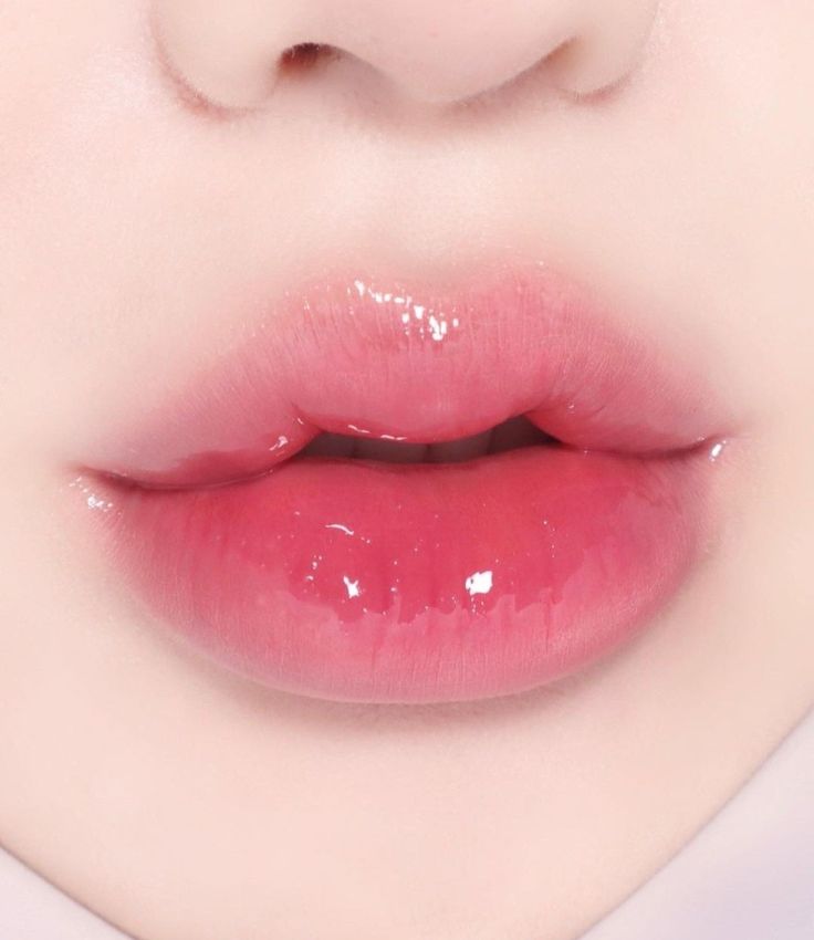 Heart Shaped Lips, Korean Lips, Doll Eye Makeup, Full Lips, Lip Shapes, Juicy Lips, Perfect Lips, Lip Fillers, Beautiful Lips