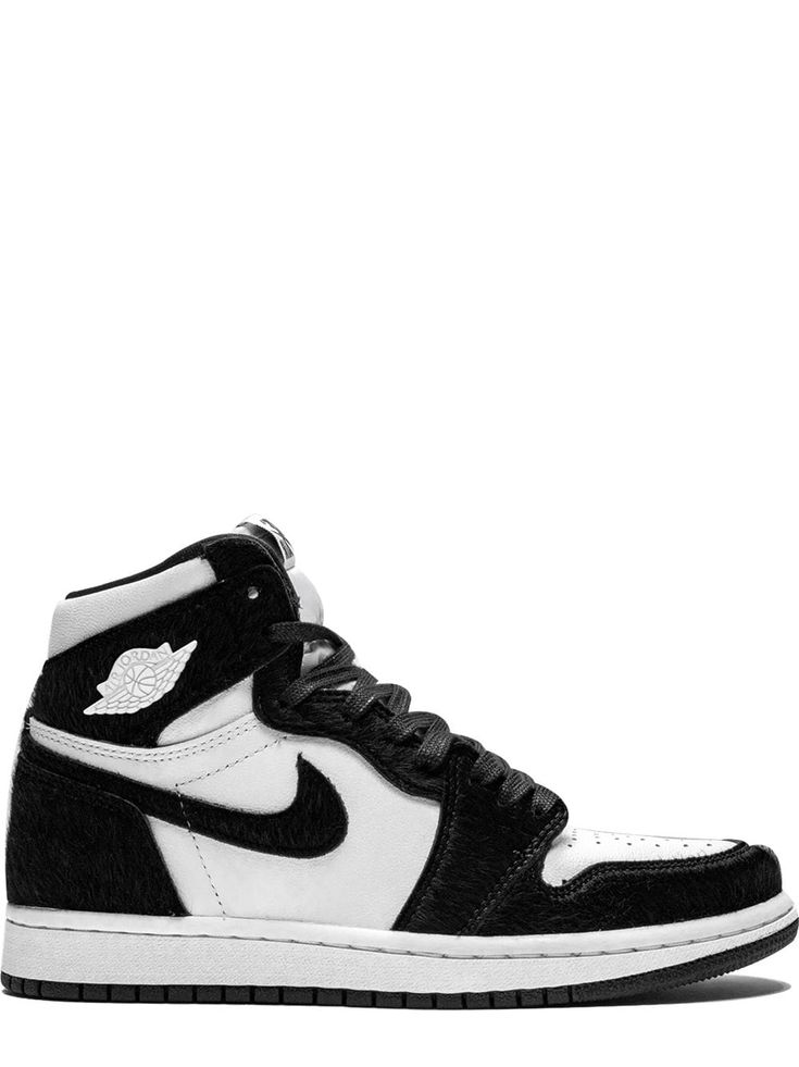 Supplied by a premier sneaker marketplace dealing with unworn, already sold out, in demand rarities. Each product is rigorously inspected by experienced experts guaranteeing authenticity. If you're an avid sneakerhead, chances are you won't want to pass up on these. Crafted from black and white leather, the Air Jordan 1 High OG twist from Jordan are ready to help you shoot and score. Alley-op. Featuring a round toe, a lace fastening, a flat rubber sole and a signature Nike swoosh. Jordan 1 Shoes Nike, Air Jordons1, Black And White Air Jordan 1, Air Jordans Black And White, Jordan 1s Black, Black Air Jordans, Nike Air Jordan Black, Panda Sneakers, Jordan Wmns