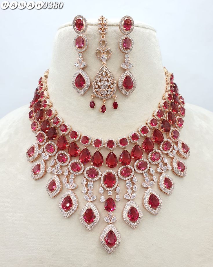 Desi Clothing, Heavy Necklace, Royal Jewellery, Bridal Jewelry Sets Brides, Bridal Jewelery, Poker Tournament, Manik Manik, Jewelry Set Design, Bridal Jewelry Collection