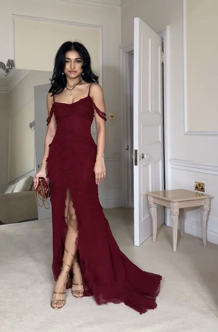 Slay Dresses, Prom Dress Mermaid, Prom Inspo, Formal Evening Gown, Classy Prom Dresses, Acceptance Speech, Dress Mermaid, Prom Dress Inspiration, Cute Prom Dresses