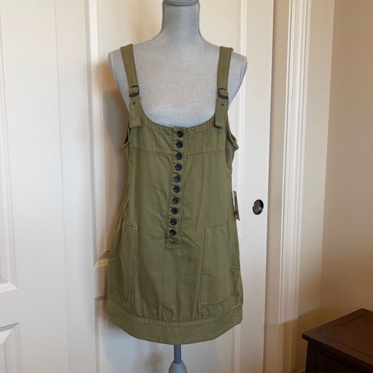 Nwt Size M Olive Color Pullover Casual Fitted Olive Dress, Olive Fitted Casual Dress, Fitted Olive Casual Dress, Casual Olive Cotton Dress, Casual Olive Mini Dress, Green Mini Dress With Pockets For Spring, Casual Olive Knee-length Dress, Casual Olive Dress For Day Out, Boho Chic Outfits