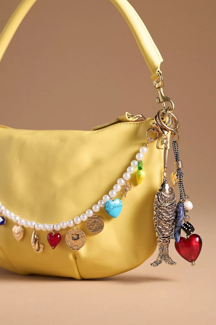 Aesthic Things To Buy, Purse Chain Accessories, Hello Kitty Bag Charm, Unique Accessories Fashion, Bead Bag Charm, 2024 Jewelry Trends Women, Purse Charms Aesthetic, Purse Accessories Ideas, Beaded Bag Charm