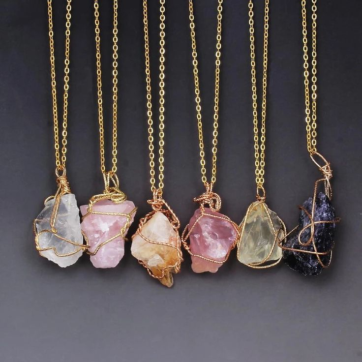 Natural Quartz Necklaces for Healing - 7 Styles - AtPerry's Healing Crystals Necklace Chain Types, Indie Jewelry, Dope Jewelry, Stone Crystal, Raw Gemstones, Raw Stone, Quartz Necklace, Jewelry Inspo, Jewelry Diy