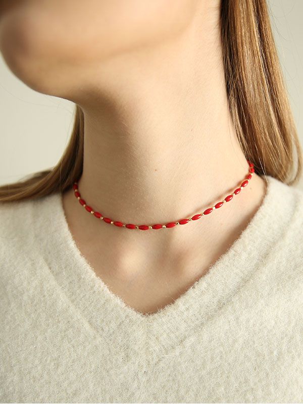 Less is more is a jewelry brand that pursues sensuous and unique designs while also incorporating designs and colors that can be enjoyed in everyday life.- Stylish short length necklace- Coral gemstones are setting- Great to layer with other items- Daily point item Multi-strand Clavicle Chain Necklace As Gift, Elegant Beaded Choker Charm Necklaces, Trendy Red Beaded Choker Necklace, Multi-strand Necklace With Adjustable Chain For Gifts, Multi-strand Necklace With Adjustable Chain As Gift, Elegant Multi-strand Necklace With Tiny Beads, Gift Multi-strand Necklace With Adjustable Chain, Party Beaded Necklaces With Clavicle Chain, Trendy Red Necklaces With Round Beads