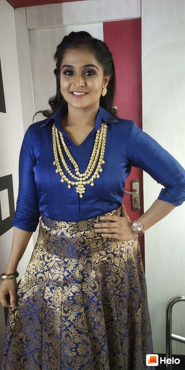 Ramya Nambeesan, Remya Nambeesan, Stain Dress, New Saree Blouse Designs, Indian Cinema, Indian Film, Malayalam Actress, Indian Gowns, Blue Saree